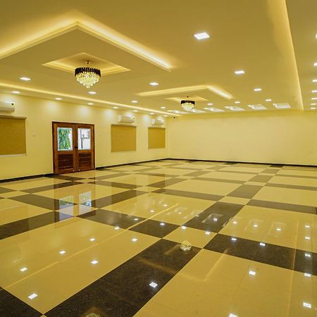 Tpc Camphor Hotel Tiruchirappalli Bagian luar foto