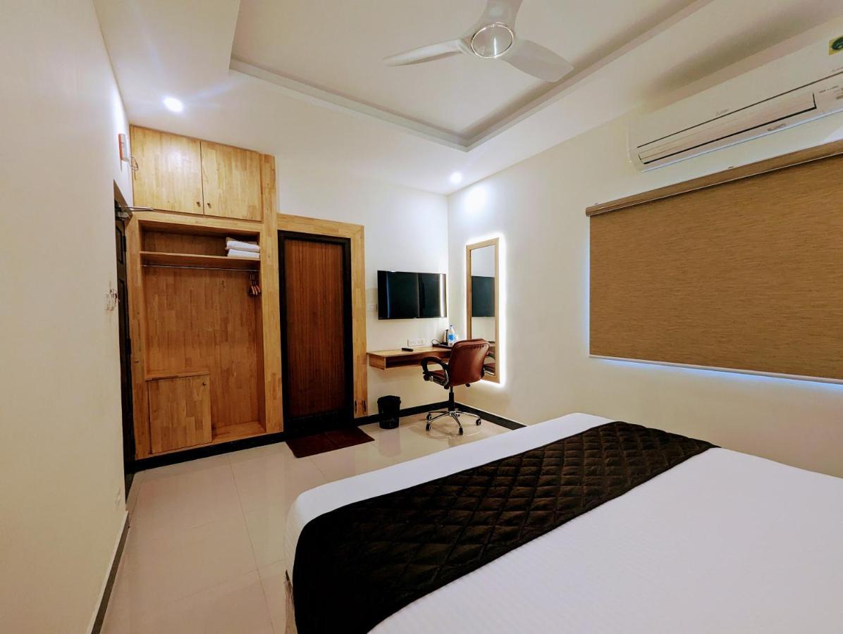 Tpc Camphor Hotel Tiruchirappalli Bagian luar foto