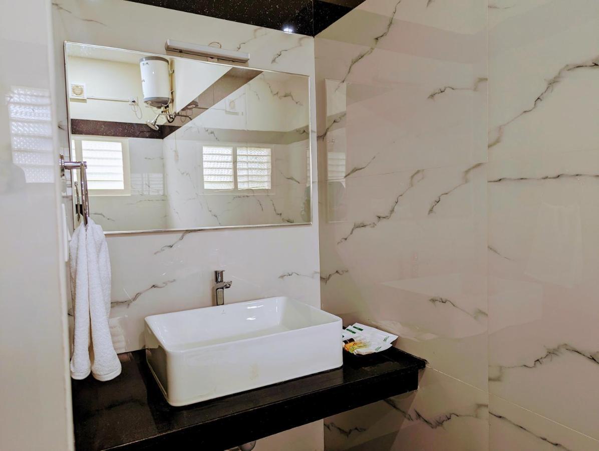 Tpc Camphor Hotel Tiruchirappalli Bagian luar foto