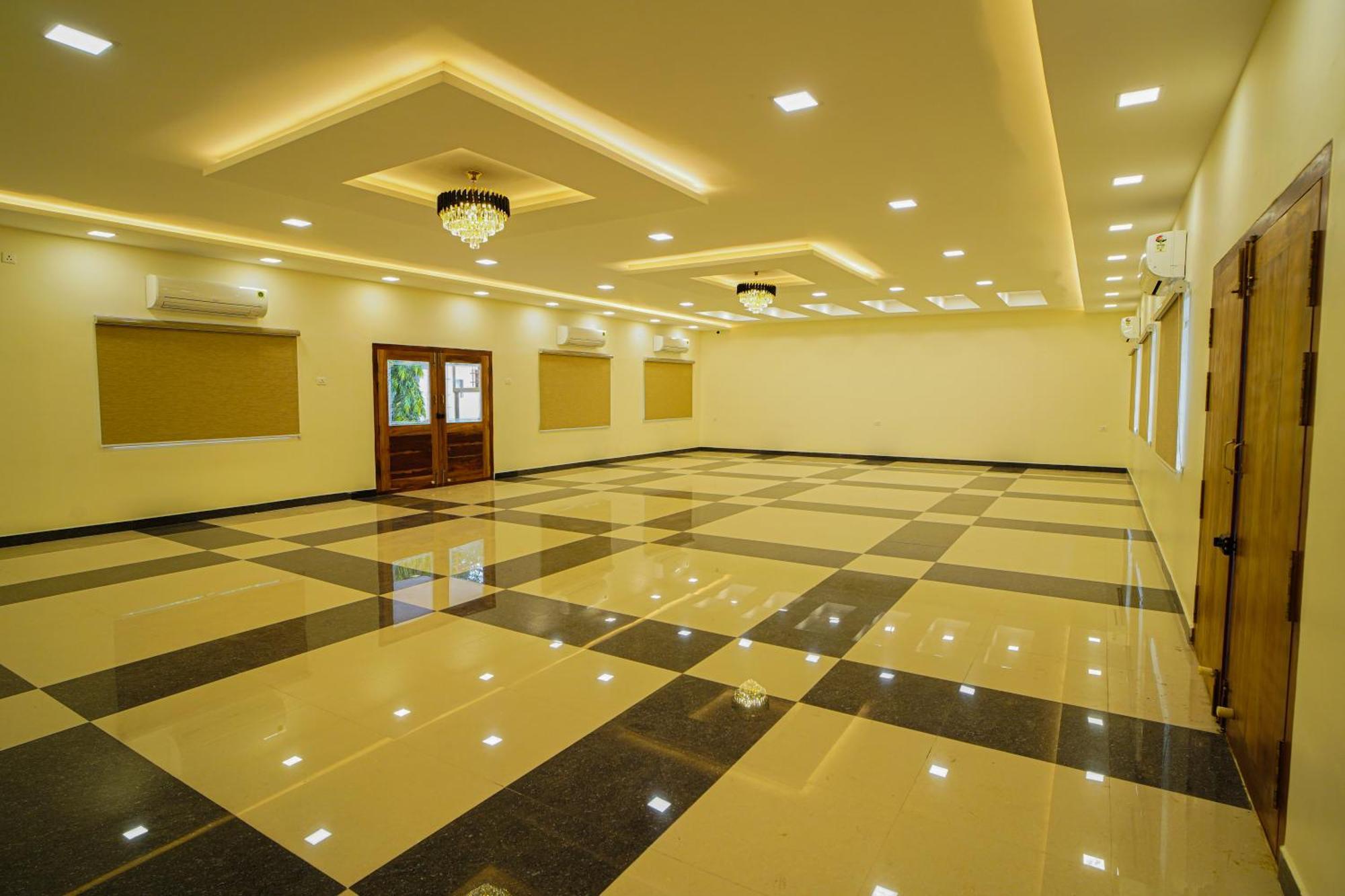 Tpc Camphor Hotel Tiruchirappalli Bagian luar foto