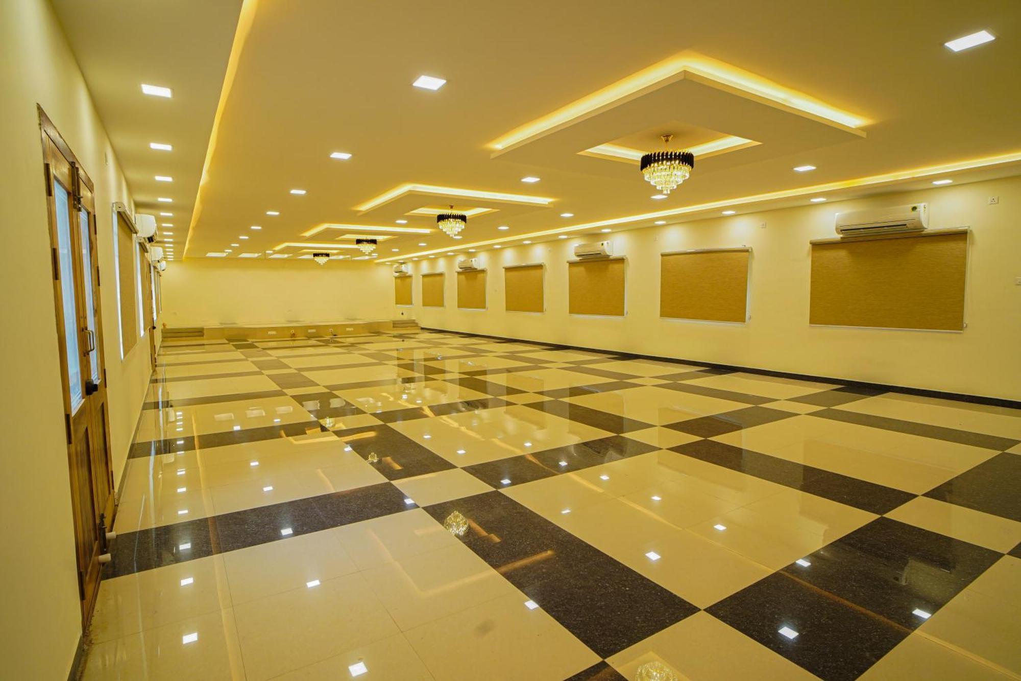 Tpc Camphor Hotel Tiruchirappalli Bagian luar foto