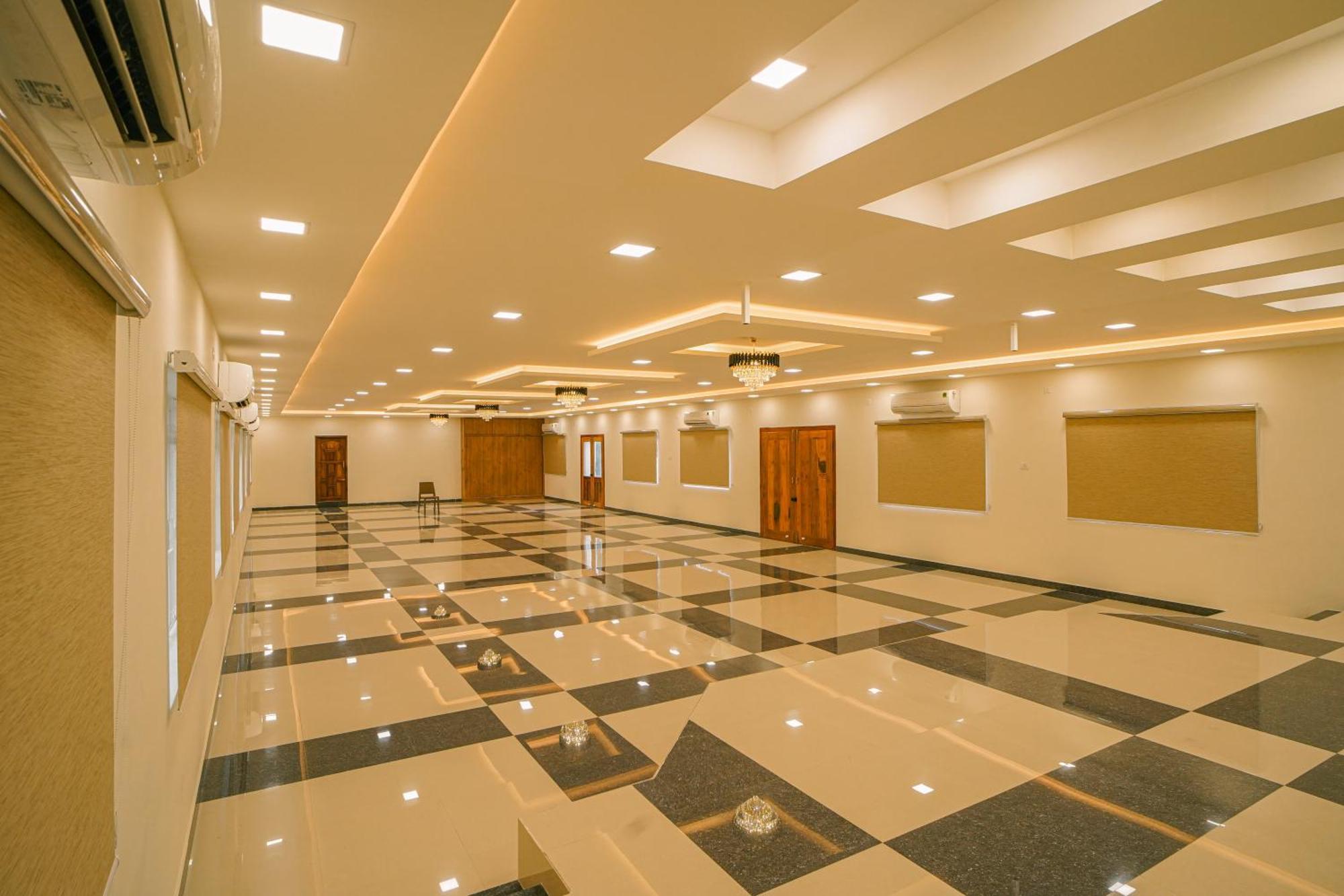 Tpc Camphor Hotel Tiruchirappalli Bagian luar foto